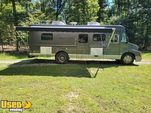 Chevrolet Diesel All-Purpose Mobile Food Truck Mobile Vending Unit