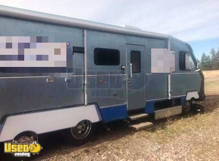 Food Truck with Living Quarters