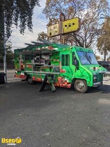 2000 Workhorse 30' Food Truck / Ready to Use Mobile Kitchen