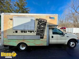 Ready to Work - Ford F-350 10 Cylinders 6.8L Kitchen Food Truck