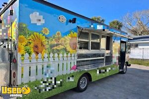 LOW MILES 2005 Workhorse Pizza Food Truck | Mobile Pizzeria Unit