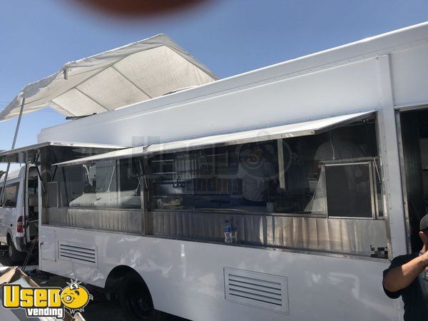 Diesel 26' Chevrolet Step Van Kitchen Food Truck / Used Mobile Food Unit