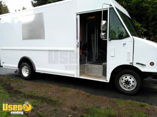 2000 Ford E450 Utilimaster Step Van Kitchen Food Truck