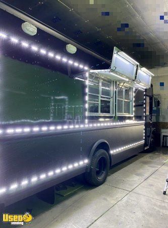 2011 LOADED Morgan Olson 28' Workhorse Food Truck w/ NEW 2020 Kitchen