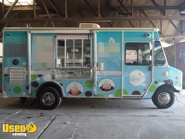 2001 - Ford E450 Super Duty Step Van Frozen Yogurt Ice Cream Truck- Turnkey