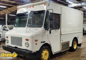 2007 Workhorse W42 Basic Food Truck / Mobile Vending Unit