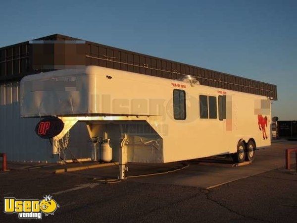 2000- 26' x 8' WWT Gooseneck Concession Trailer