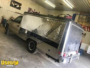 GMC Sierra Canteen-Style Lunch Serving Food Truck Lonchera