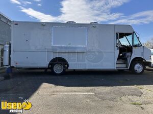 2004 24' Utlimaster Step Van Diesel Food Truck with Pro-Fire Suppression