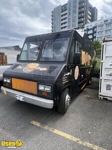 2007 20' Workhorse All-Purpose Food Truck with Fire Suppression System