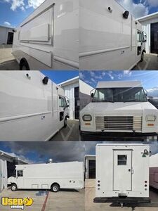 Loaded 2022 22' Ford F59 Pizza Food Truck Mobile Pizzeria Unit w/ Pro Fire System