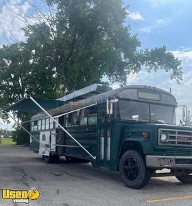 GMC Used Bus Food Truck with Bathroom / Used Bustaurant Kitchen on Wheels