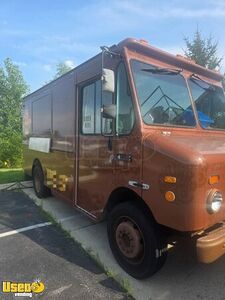 2007 14' Workhorse P42 All-Purpose Food Truck Mobile Kitchen Unit